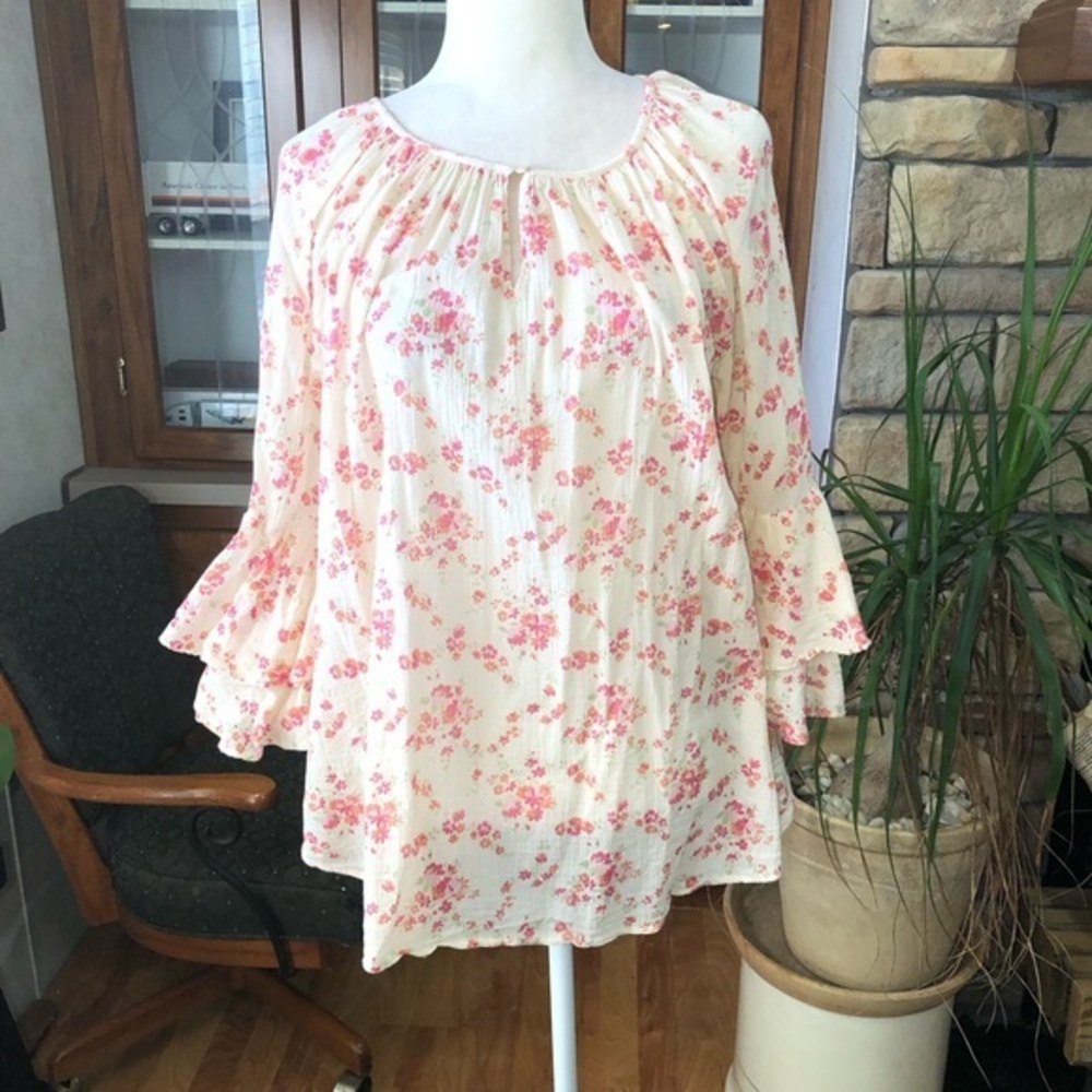 CHAPS SIZE XLARGE LIGHT PEACH GAUZY FEEL BLOUSE WITH MULTICOLORED FLORAL PRINT